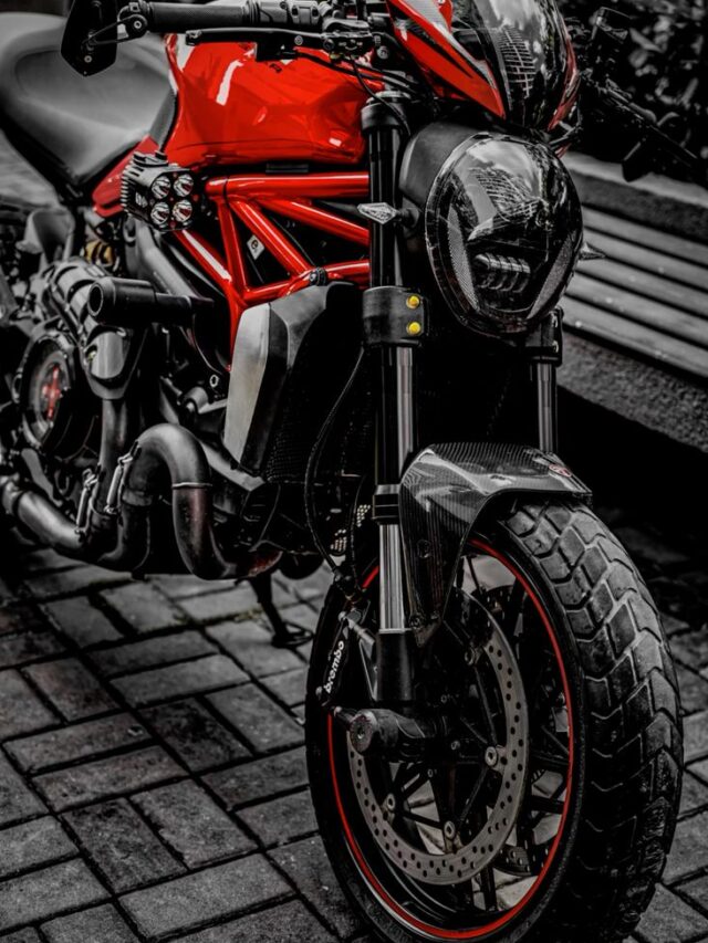 Ducati Monster: धांसू डिजाइन और पॉवरफुल इंजन, जानिए कीमत और फीचर्स