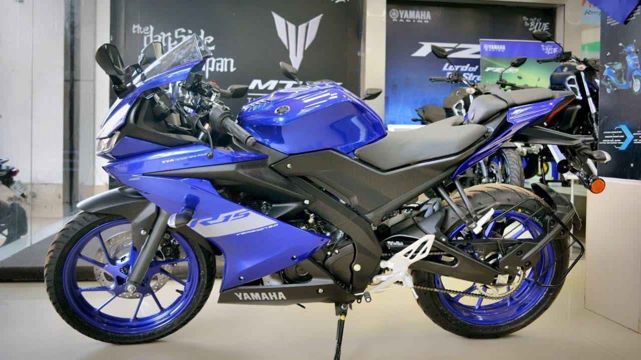 Yamaha R15 BS6