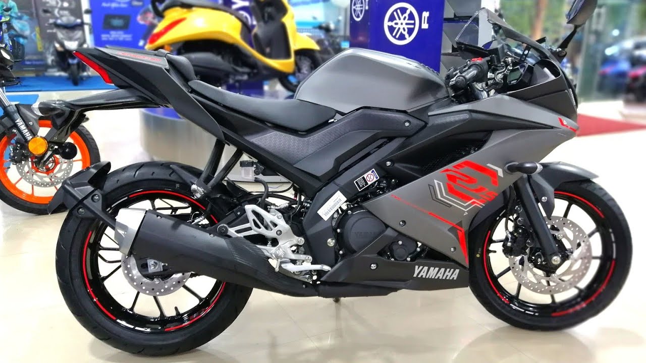 Yamaha R15 BS6