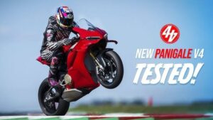 Ducati Panigale V4 जबरदस्त पावर और हाई-टेक फीचर्स के साथ रेसिंग बाइक की दुनिया में मचाई धूम