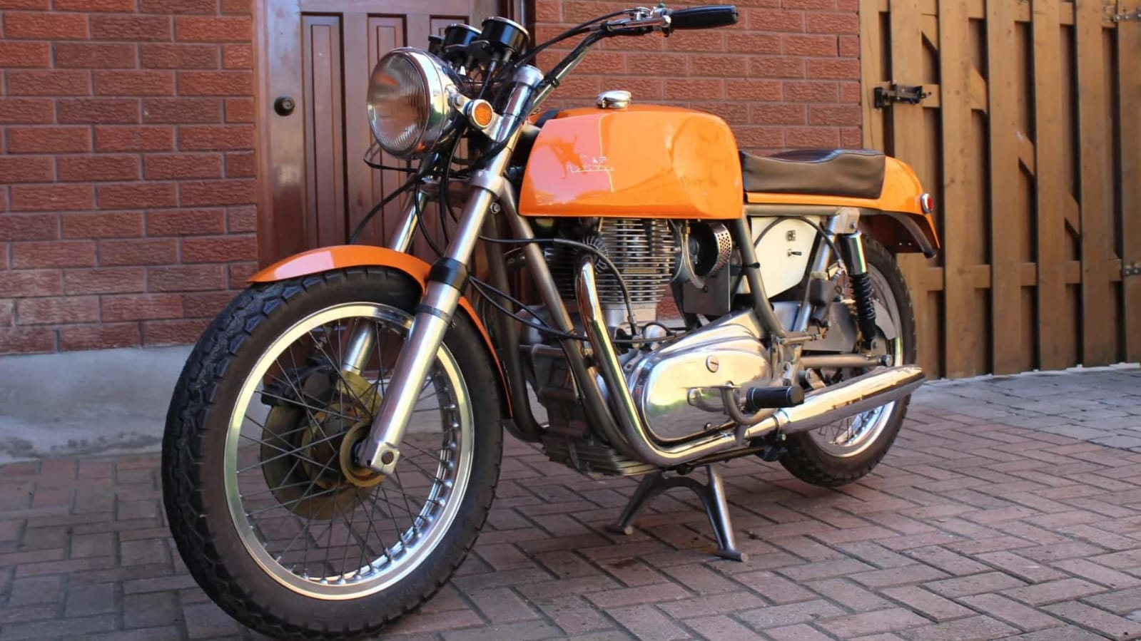 Royal Enfield Interceptor 750