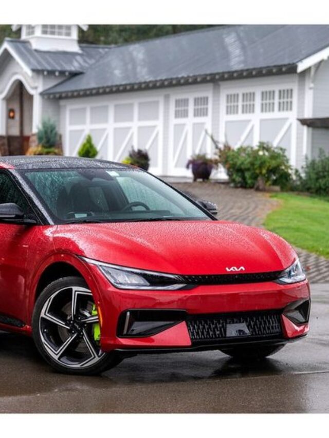 Kia EV6 में ऐसे फीचर्स जो महंगी गाड़ियों को टक्कर दें