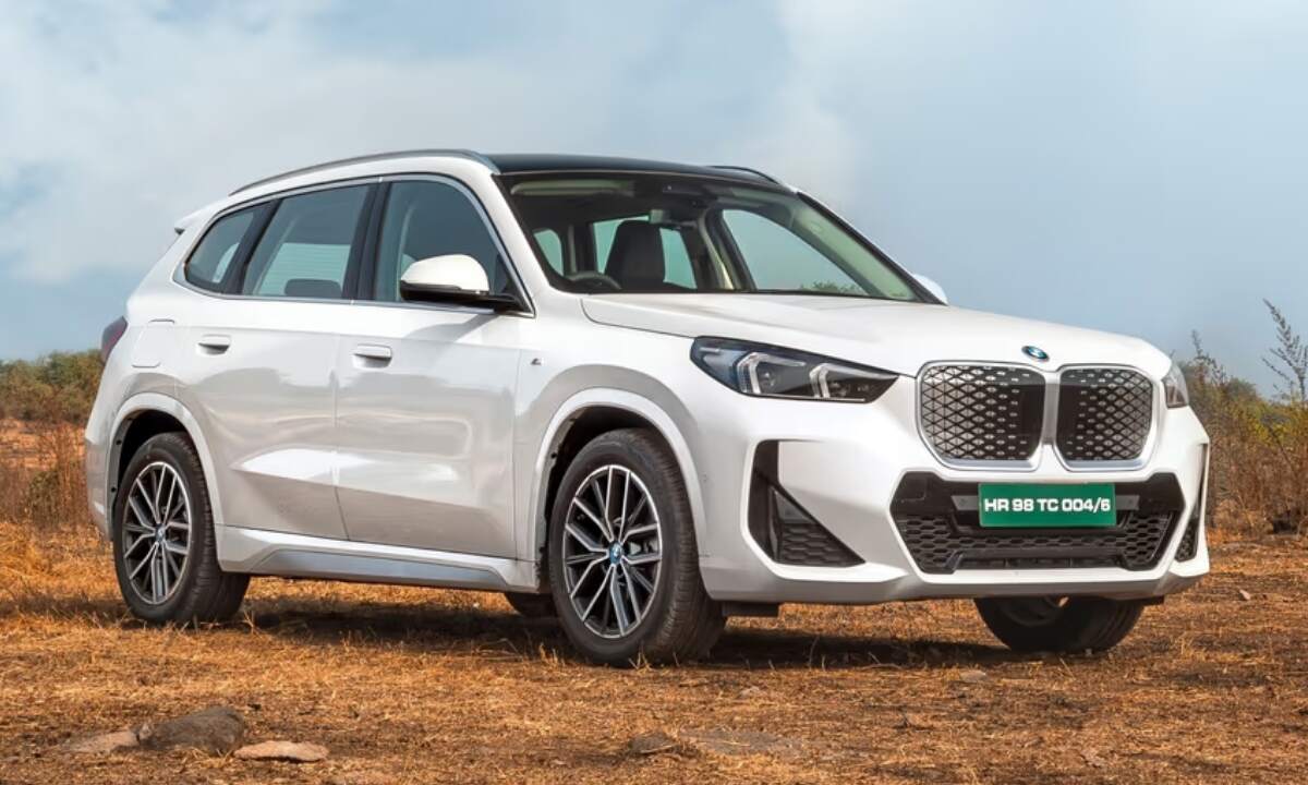 BMW iX1 LWB Car Features 