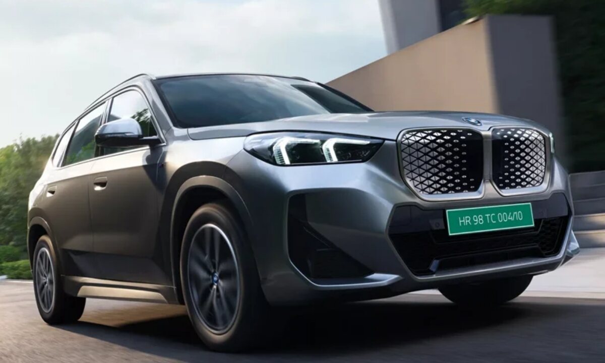 BMW iX1 LWB Car Features 