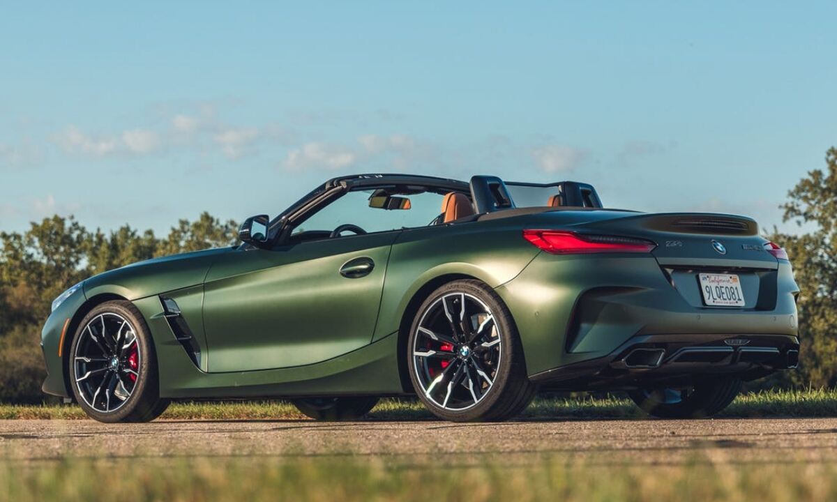 BMW Z4 Car Features 