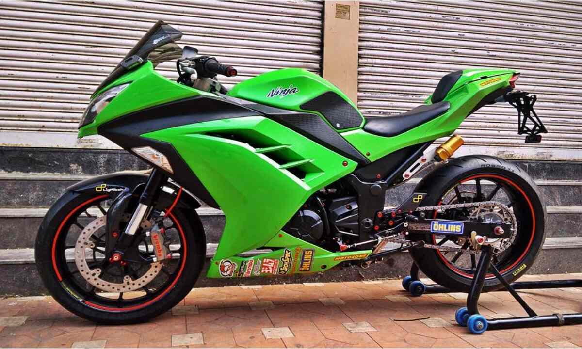 Kawasaki Ninja 300 Bike