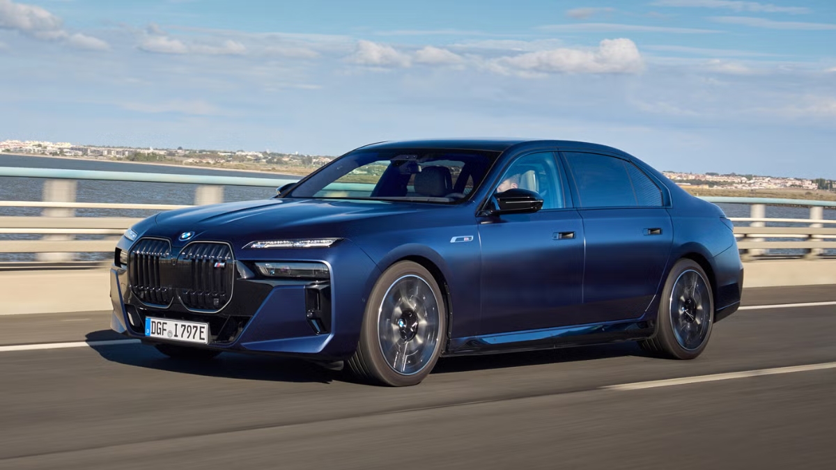 BMW i7