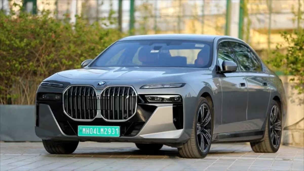 BMW i7