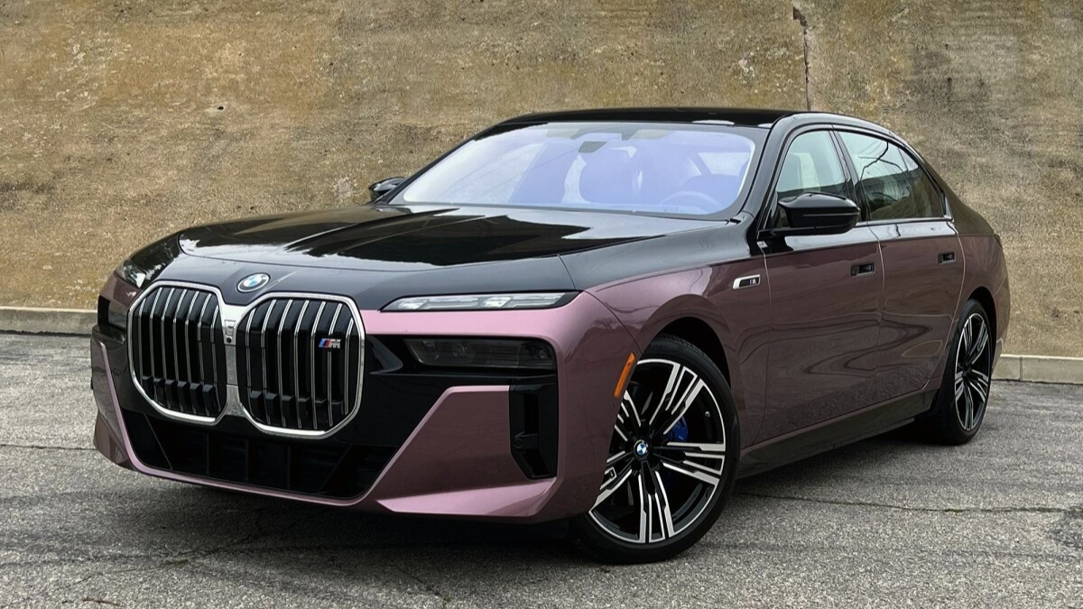 BMW i7
