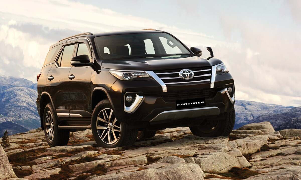 Toyota Fortuner Legender Car
