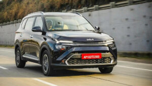 Kia Carens 2025: अब फैमिली कार भी बनी स्टाइल, लग्ज़री और शानदार फीचर्स का सिंबल
