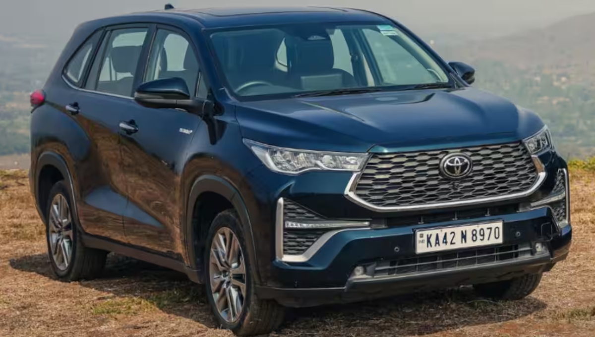 Toyota Innova Hycross