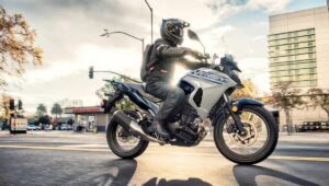 Kawasaki Versys-X 300: स्पोर्टी लुक और दमदार परफॉर्मेंस के साथ आपका नया एडवेंचर साथी, कीमत सिर्फ ₹3.8 लाख
