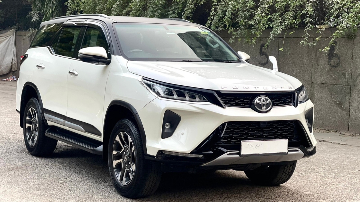 Toyota Fortuner Legender