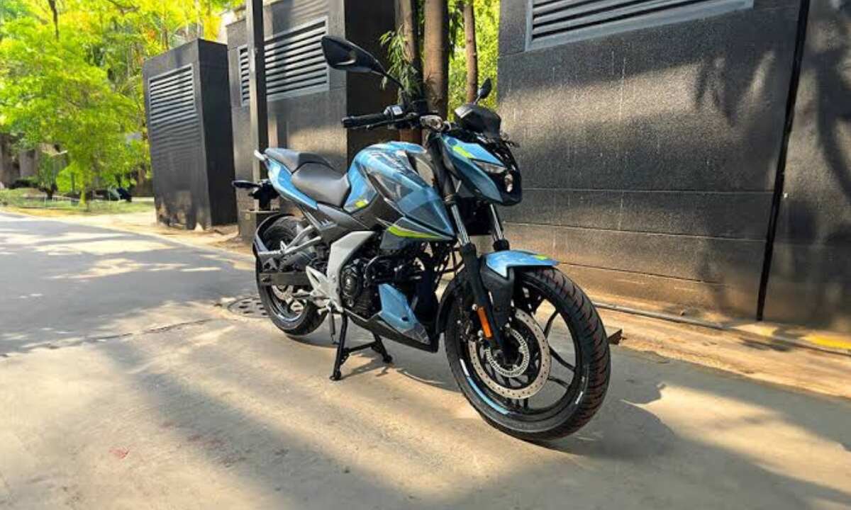Bajaj Pulsar N160 Bike 